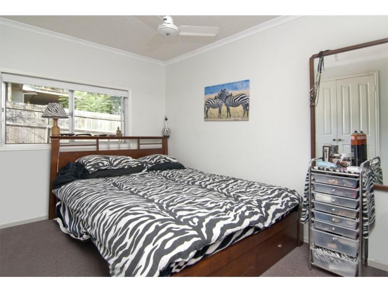 18 Hinchinbrook Avenue, Bethania QLD 4205