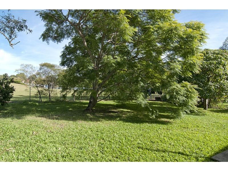 18 Hinchinbrook Avenue, Bethania QLD 4205