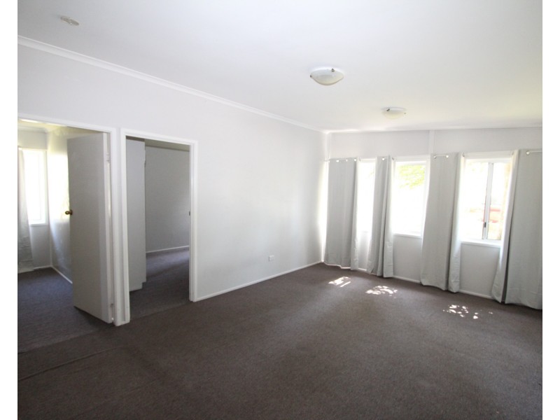 31 Carcoola Street, Kingston QLD 4114