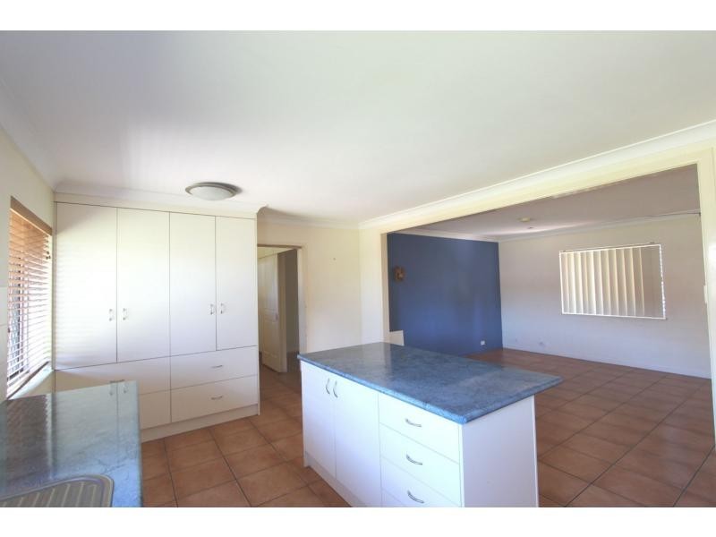 7 Lake Road, Slacks Creek QLD 4127