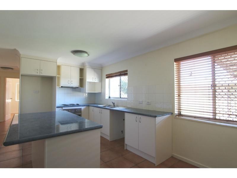 7 Lake Road, Slacks Creek QLD 4127