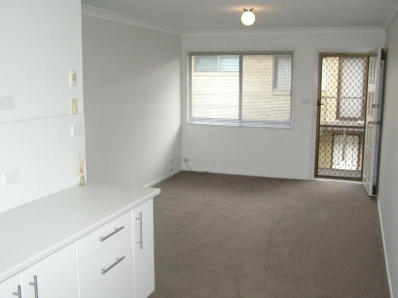 9/10 North Road, Woodridge QLD 4114