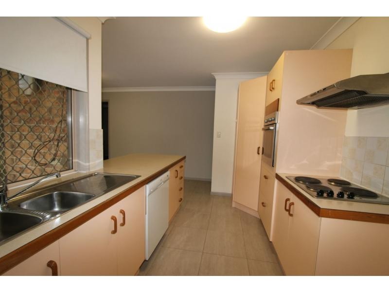 26 Hanlon Street, Tanah Merah QLD 4128