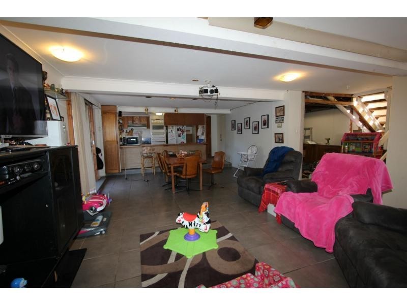 1 Dale Street, Kingston QLD 4114