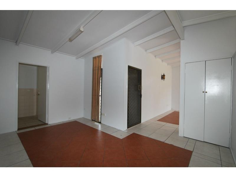 41 Elm Avenue, Woodridge QLD 4114