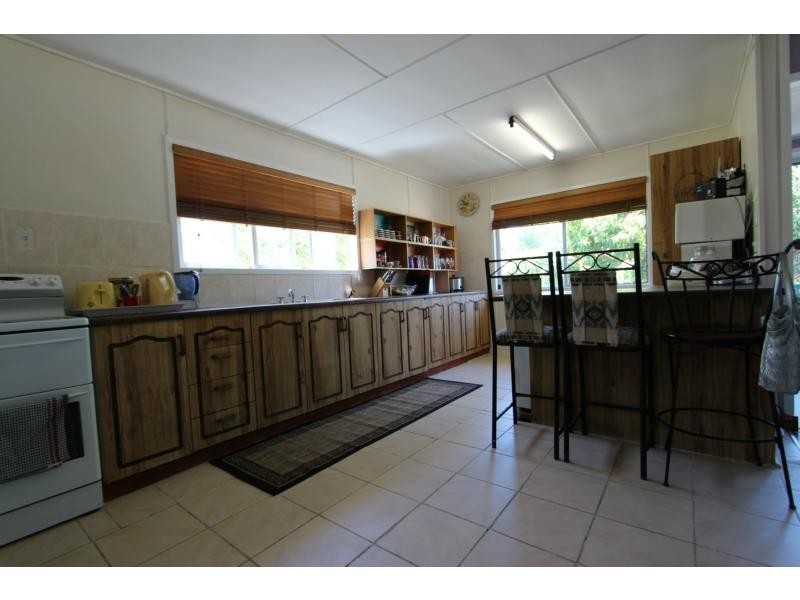 6 Bruce Road, Woodridge QLD 4114