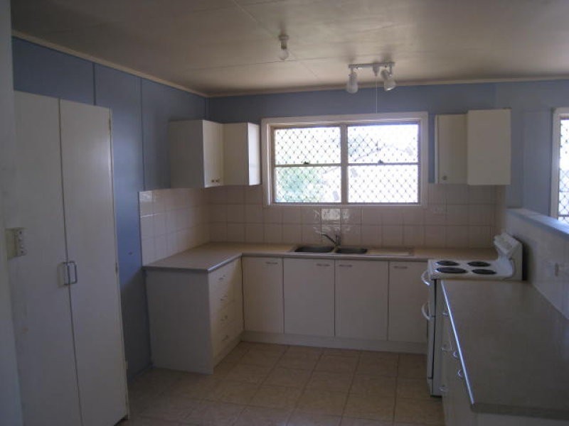 11 Fleur Street, Woodridge QLD 4114