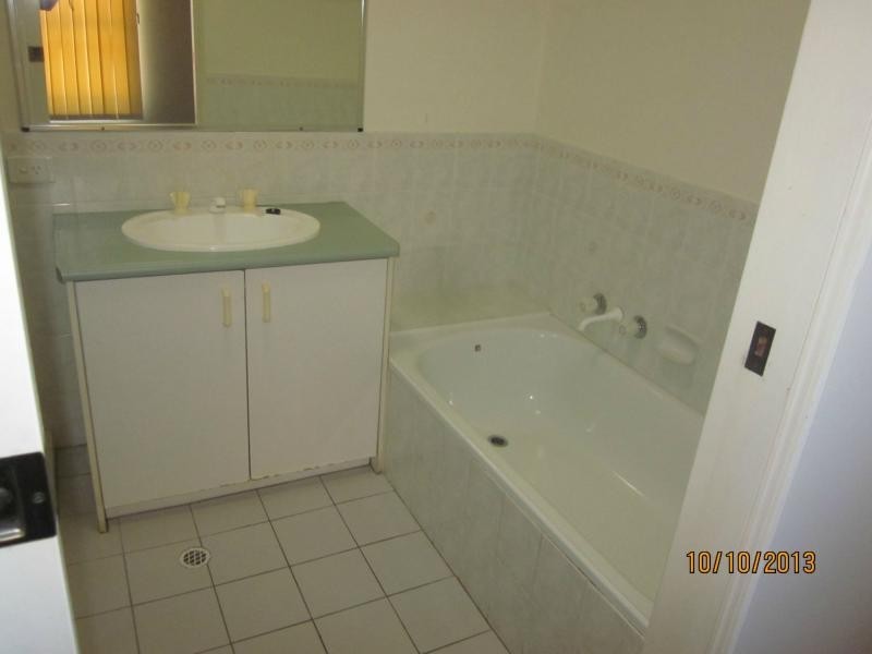 1/7 Tanah Merah Avenue, Tanah Merah QLD 4128