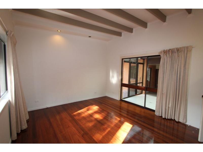 6 Forest Street, Daisy Hill QLD 4127