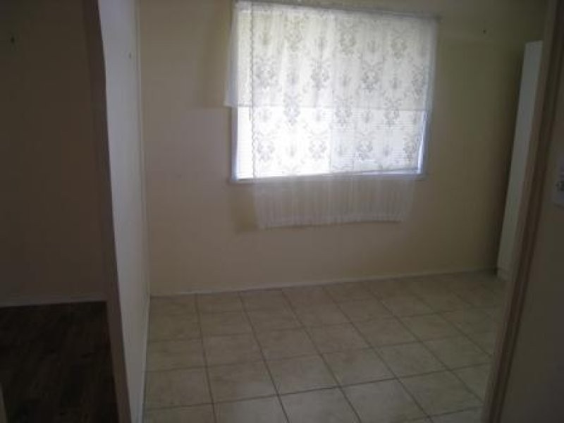 8 Dawson Street, Woodridge QLD 4114