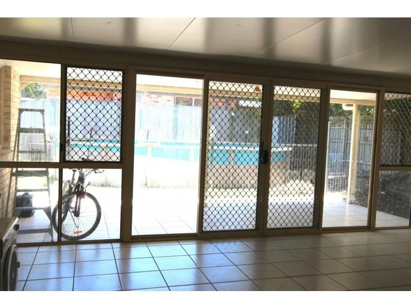 109 Bannockburn Crescent, Parkinson QLD 4115