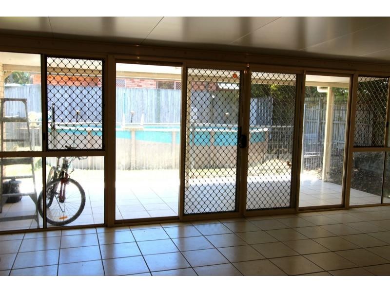 109 Bannockburn Crescent, Parkinson QLD 4115