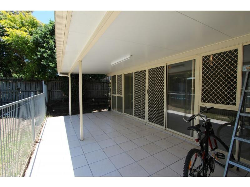 109 Bannockburn Crescent, Parkinson QLD 4115