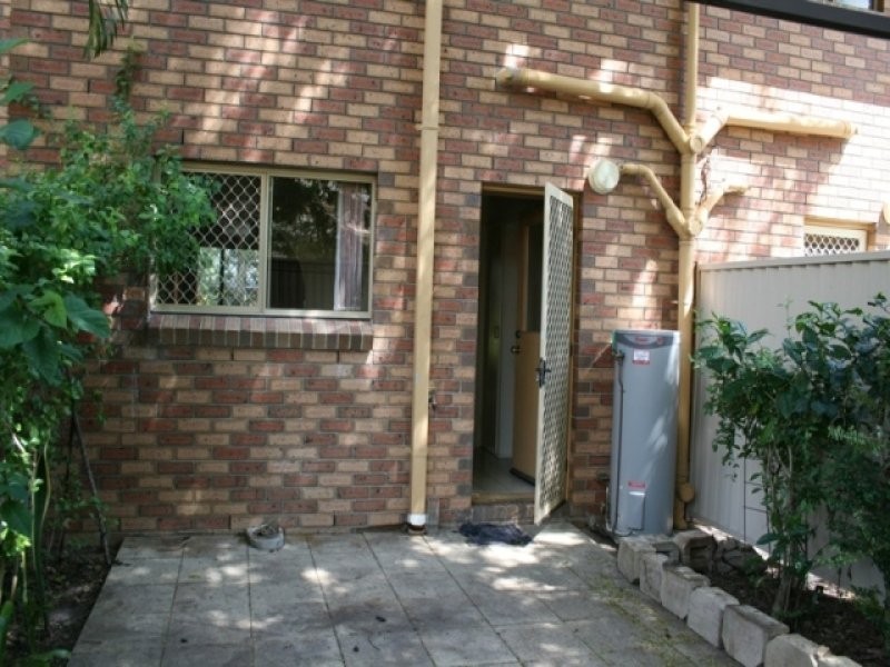 2/38 Charles Avenue, Logan Central QLD 4114
