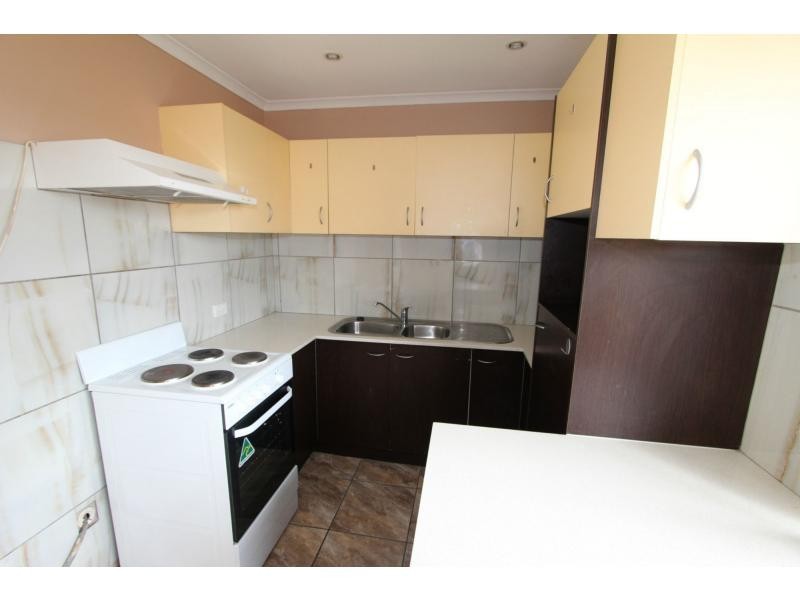 18/28 Defiance Road, Logan Central QLD 4114