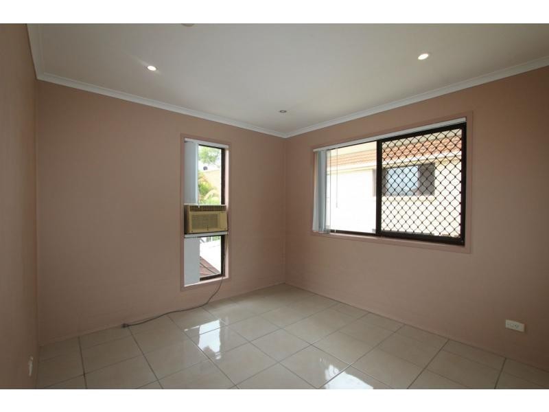 18/28 Defiance Road, Logan Central QLD 4114