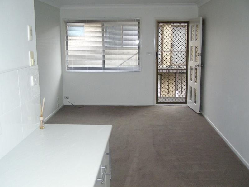 9/10 North Road, Woodridge QLD 4114