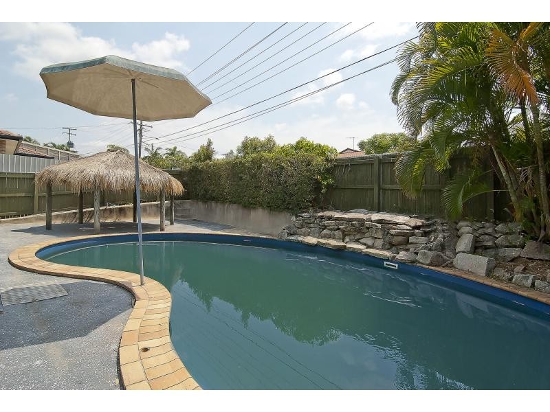 9 Lenore Crescent, Springwood QLD 4127