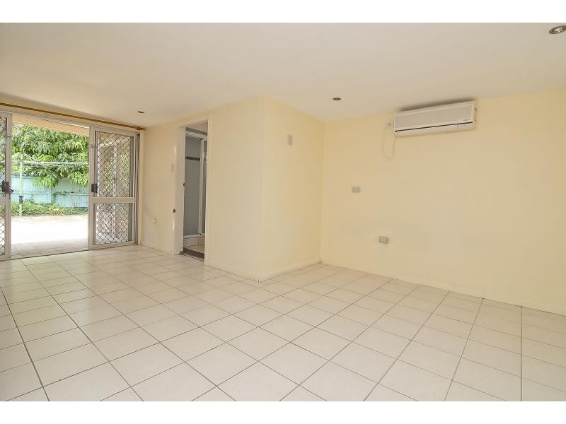 9 Lenore Crescent, Springwood QLD 4127