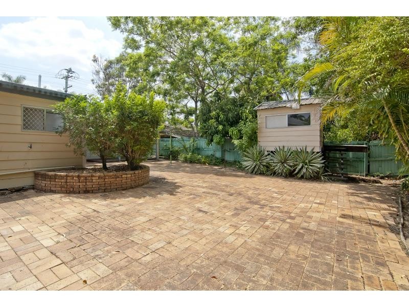 9 Lenore Crescent, Springwood QLD 4127