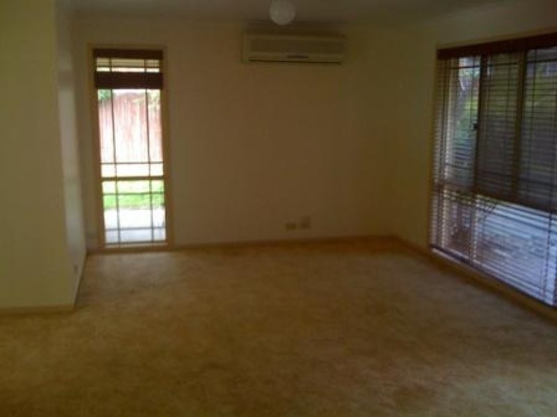 8 Warren Court, Loganlea QLD 4131