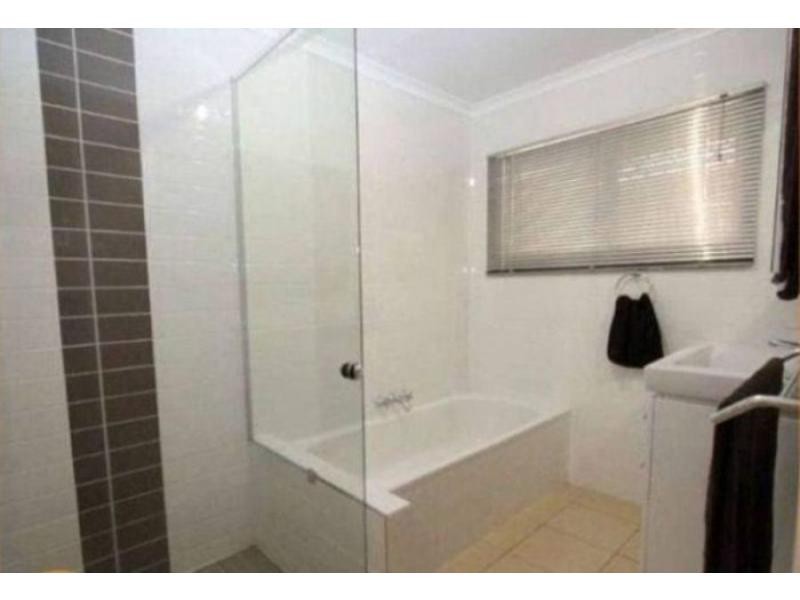 9 Juanita Grove, Springwood QLD 4127