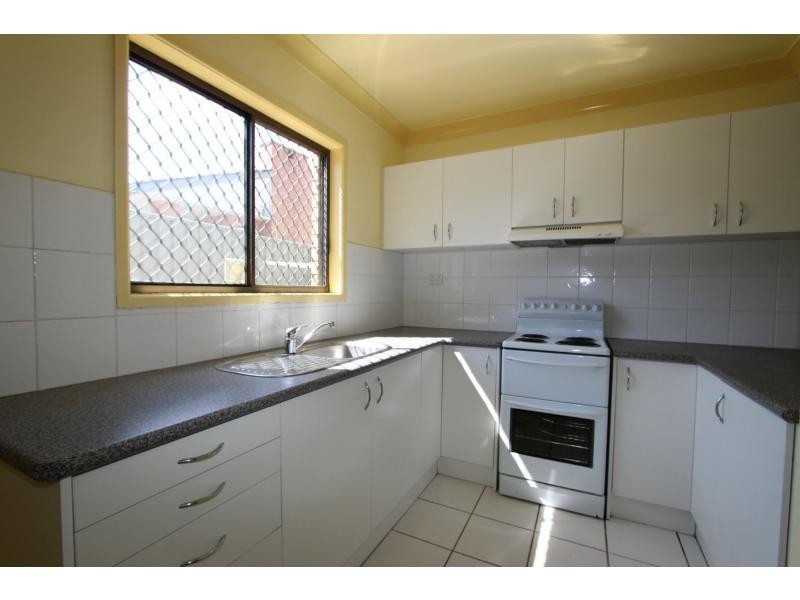 2/28 Garfield Road, Logan Central QLD 4114