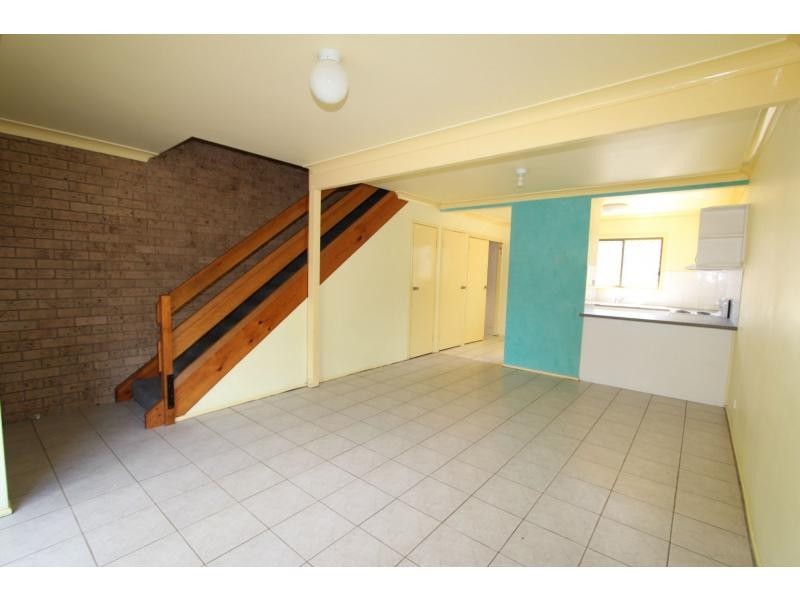 2/28 Garfield Road, Logan Central QLD 4114