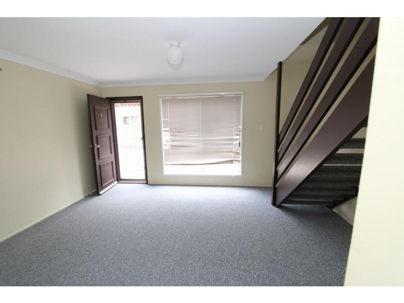 2/50 Blackwood Road, Woodridge QLD 4114