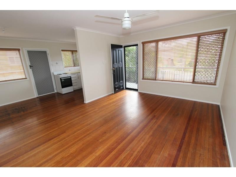8 Sheoak Street, Kingston QLD 4114