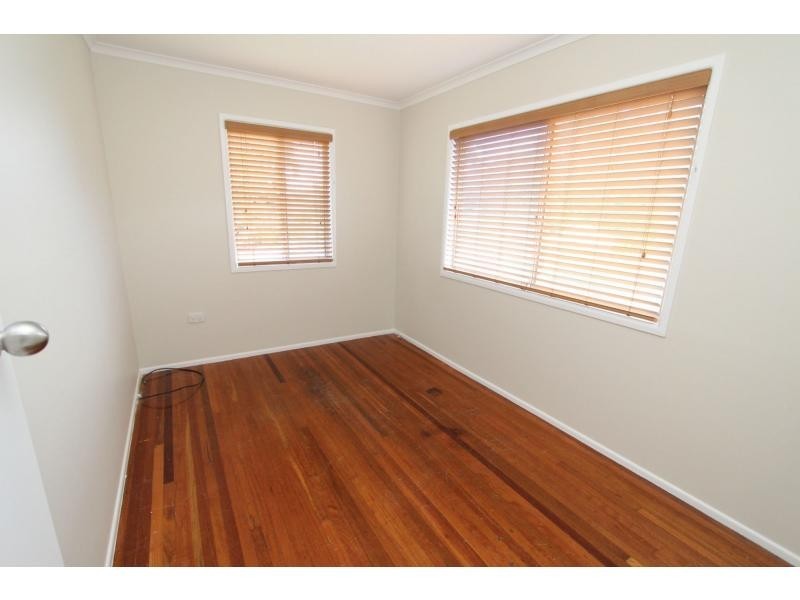 8 Sheoak Street, Kingston QLD 4114