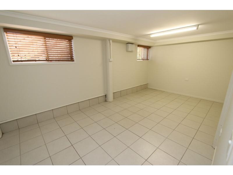 8 Sheoak Street, Kingston QLD 4114