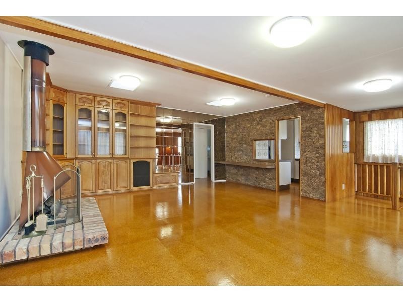 1 Sandra Street, Kingston QLD 4114