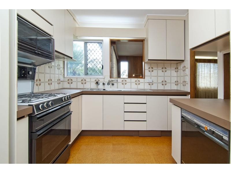 1 Sandra Street, Kingston QLD 4114