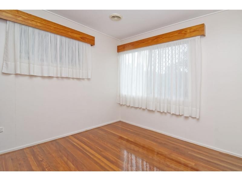 1 Sandra Street, Kingston QLD 4114