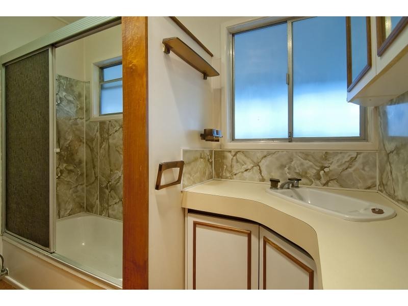 1 Sandra Street, Kingston QLD 4114