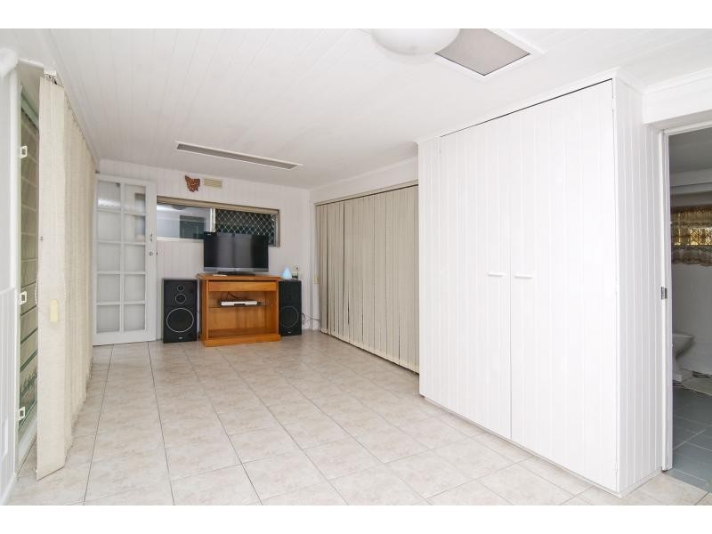 1 Sandra Street, Kingston QLD 4114