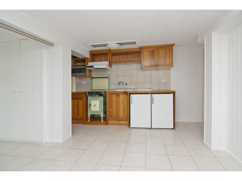 1 Sandra Street, Kingston QLD 4114