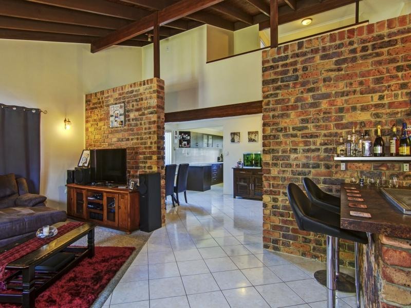 44 Jilbard Drive, Springwood QLD 4127