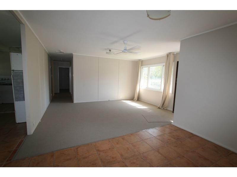 8 Macbeth Street, Kingston QLD 4114