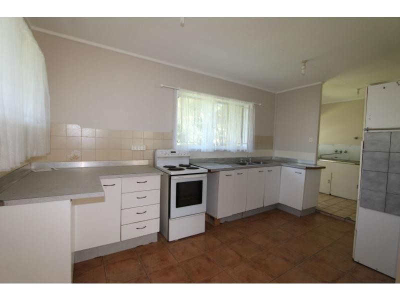 8 Macbeth Street, Kingston QLD 4114