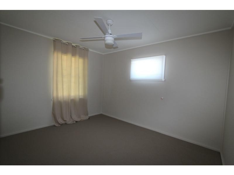 8 Macbeth Street, Kingston QLD 4114