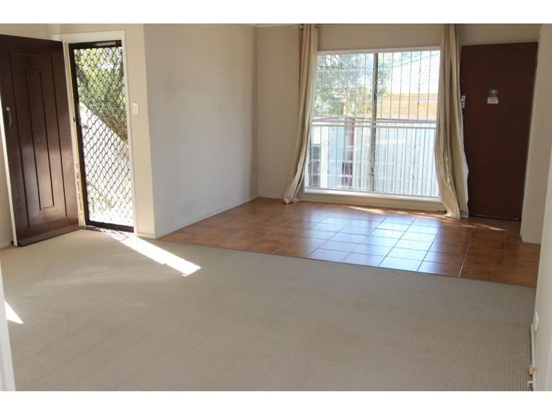 8 Macbeth Street, Kingston QLD 4114