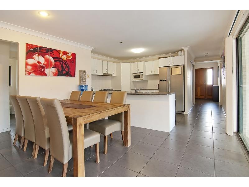 28B Pinelands Street, Loganlea QLD 4131