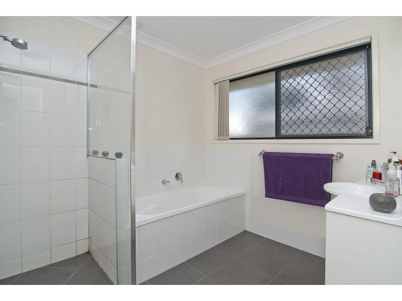 28B Pinelands Street, Loganlea QLD 4131