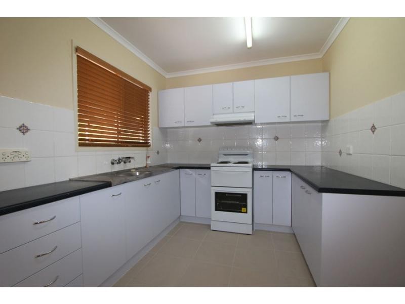 1 Ewinga Street, Kingston QLD 4114