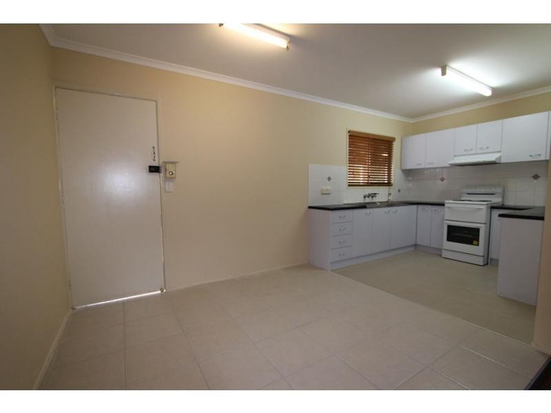 1 Ewinga Street, Kingston QLD 4114