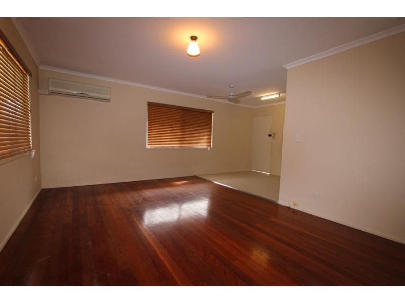 1 Ewinga Street, Kingston QLD 4114