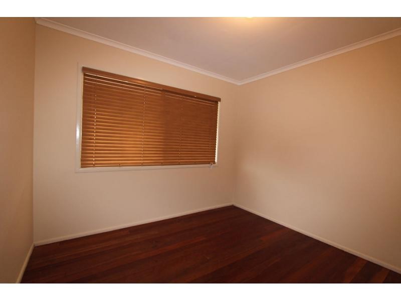 1 Ewinga Street, Kingston QLD 4114