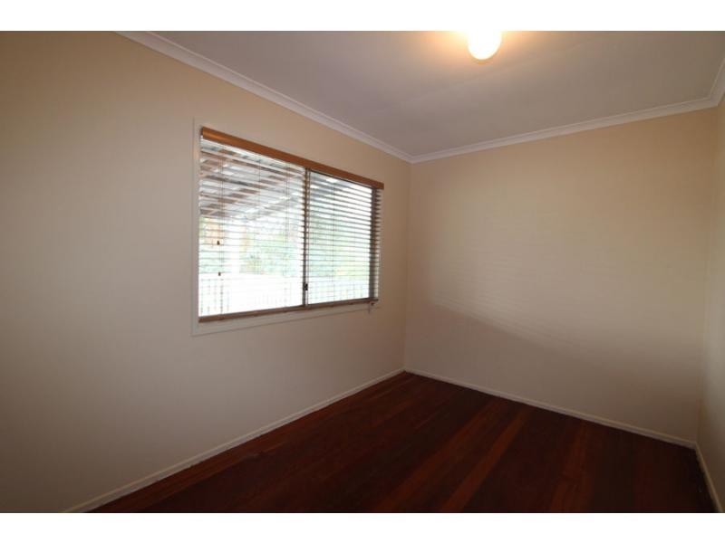 1 Ewinga Street, Kingston QLD 4114